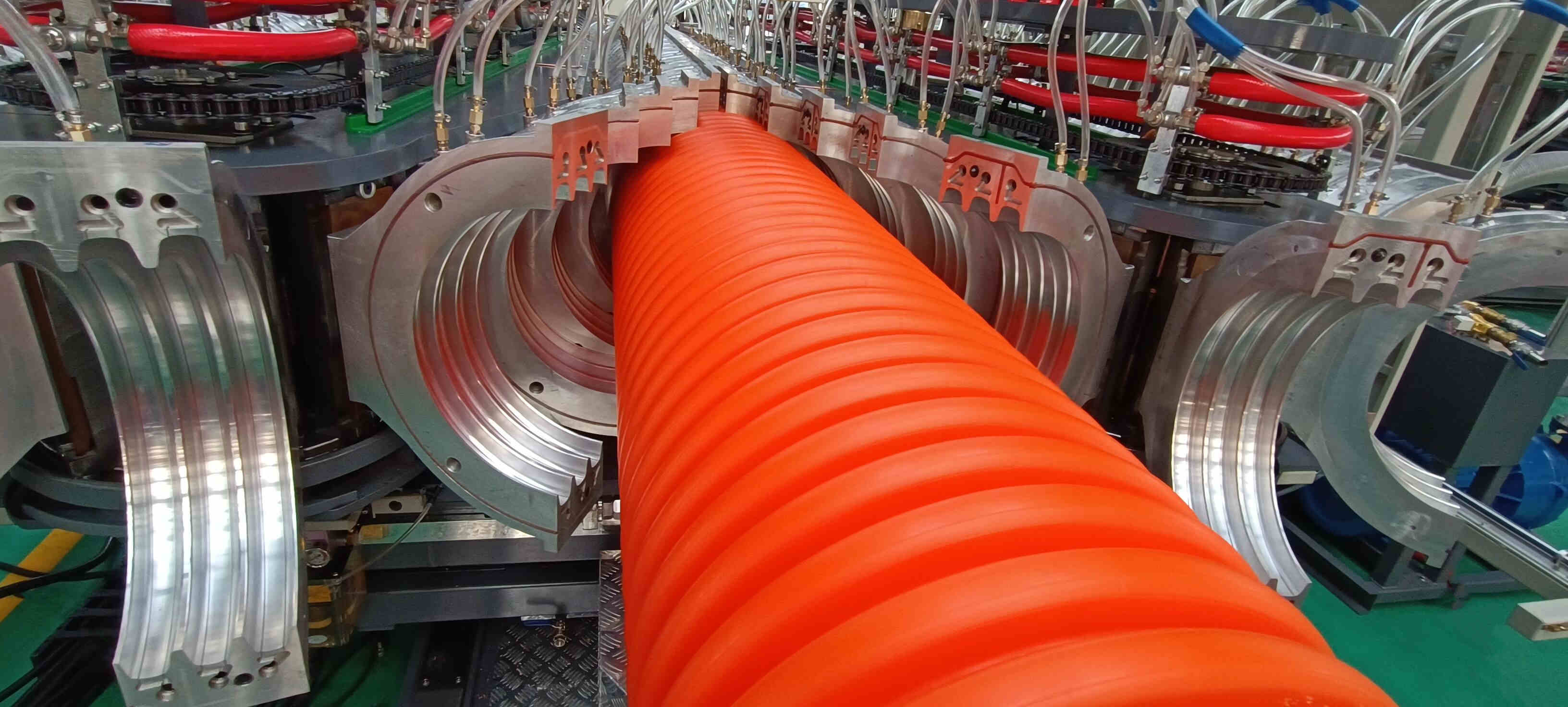 1646812852228305.jpg 600线PP波纹管设备.jpg